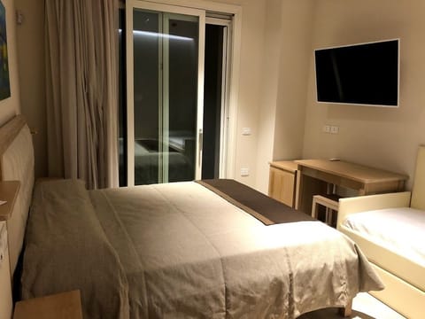 Double Room, Balcony | Soundproofing, free WiFi, bed sheets