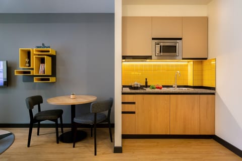 Apartment, 1 Bedroom | Private kitchenette | Fridge, microwave, stovetop, electric kettle