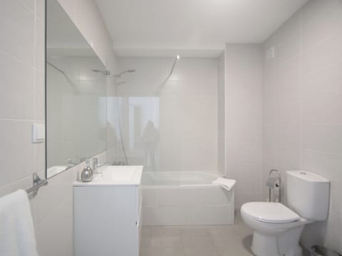 Suite, Private Bathroom (Suite 2) | Bathroom | Towels