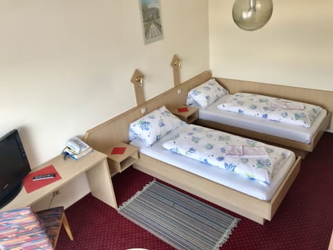 Double Room | Desk, blackout drapes, free WiFi, bed sheets