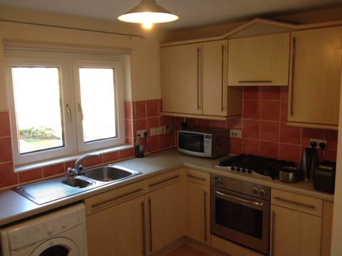 Apartment, 1 Bedroom (in Caledonian Village) | Private kitchen | Electric kettle