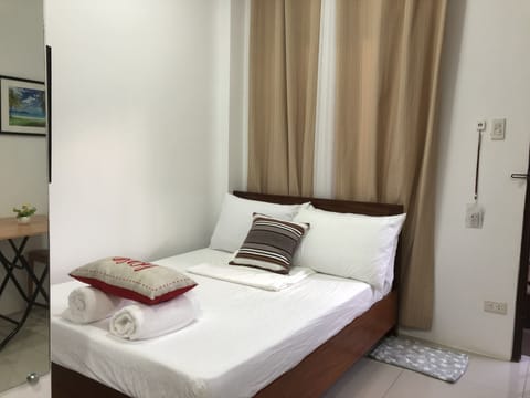 Deluxe Room | Desk, free WiFi, bed sheets