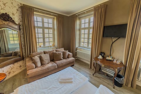 Premium Room | Premium bedding, down comforters, minibar, individually decorated