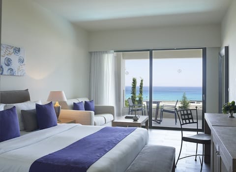 Premium Double Room, Sea View | Premium bedding, minibar, in-room safe, desk