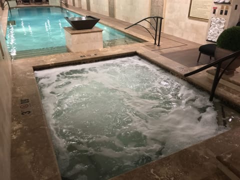 Indoor spa tub