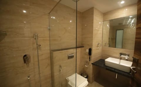 Shower, free toiletries