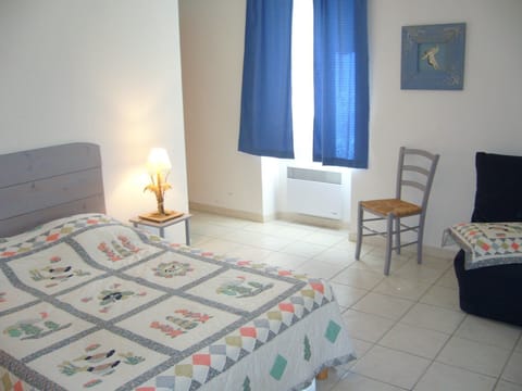 Double Room, Non Smoking | Individually decorated, individually furnished, iron/ironing board