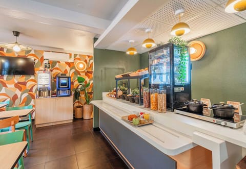 Daily buffet breakfast for a fee