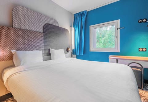 Double Room, Mobility Accessible, Non Smoking | Desk, soundproofing, free WiFi, bed sheets