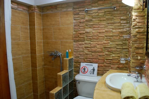 Comfort Double Room | Bathroom | Shower