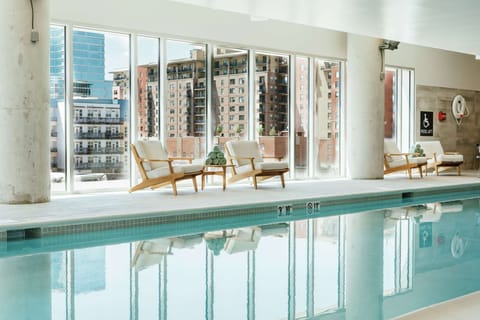 Indoor pool, sun loungers