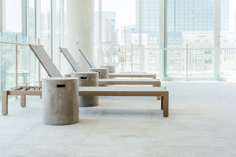 Indoor pool, sun loungers