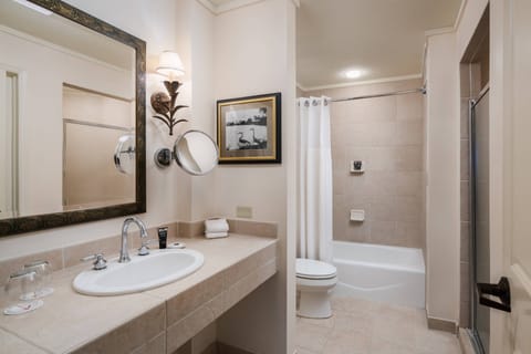 Suite, 1 Bedroom | Bathroom | Combined shower/tub, free toiletries, hair dryer, bathrobes