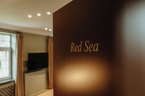 Junior Double Room | In-room safe, individually decorated, desk, cribs/infant beds