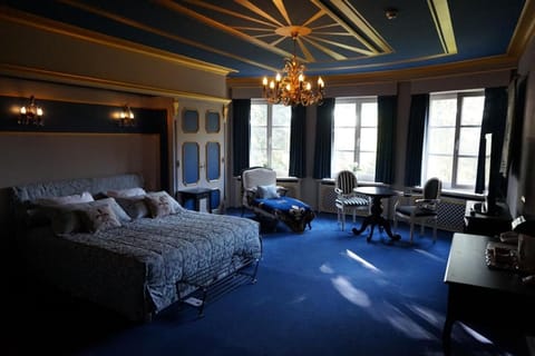 Minibar, individually decorated, desk, soundproofing