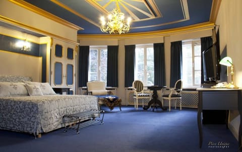 Minibar, individually decorated, desk, soundproofing