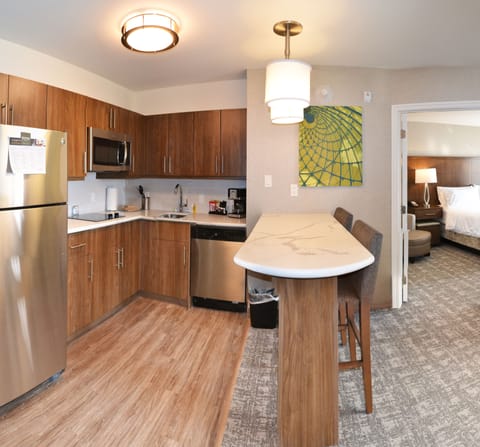 Suite, 1 Bedroom, Kitchen | Private kitchen | Full-size fridge, microwave, stovetop, dishwasher