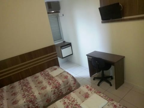 Double or Twin Room, 2 Twin Beds | Desk, blackout drapes, soundproofing, free WiFi