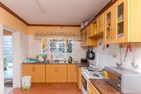 Standard Studio, 1 Double Bed | Private kitchen