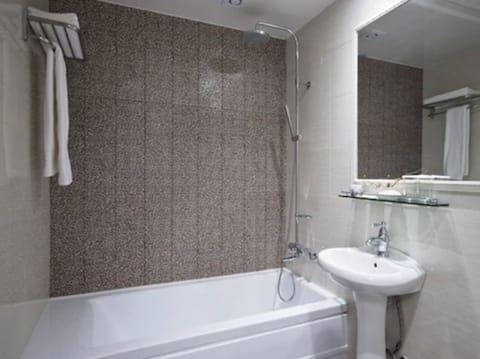 Separate tub and shower, deep soaking tub, free toiletries, hair dryer