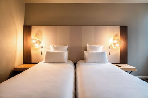 Classic Room, 2 Twin Beds | Premium bedding, minibar, in-room safe, desk