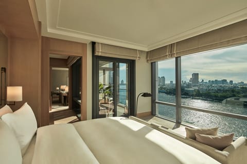 Premier Suite (River) | Egyptian cotton sheets, premium bedding, down comforters, pillowtop beds