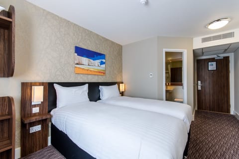 Double or Twin Room, Accessible | Desk, blackout drapes, soundproofing, iron/ironing board