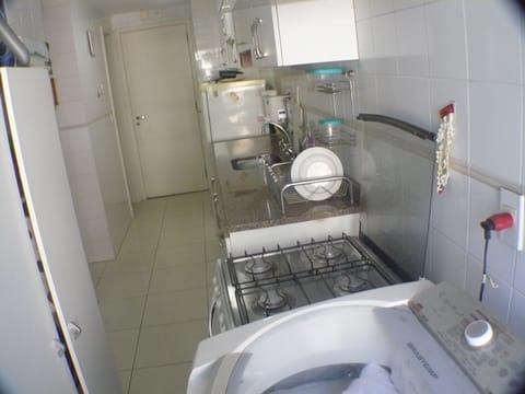 Family Apartment, Non Smoking | Private kitchen | Stovetop, cookware/dishes/utensils