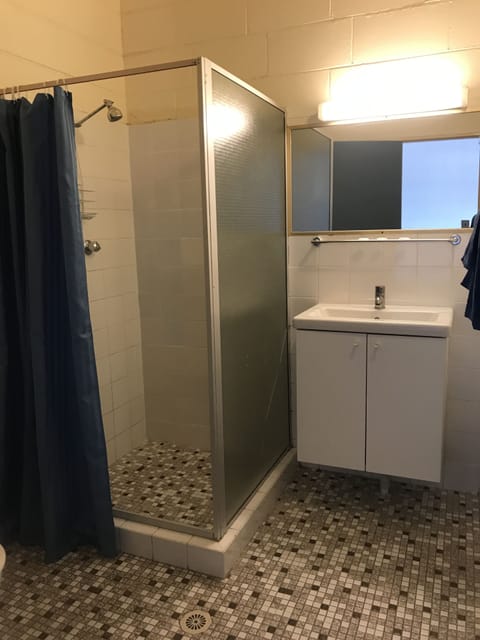 Family Room (No Pets Permitted) | Bathroom | Shower, towels