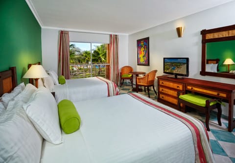 Garden View Plus | Free minibar, in-room safe, iron/ironing board, free WiFi