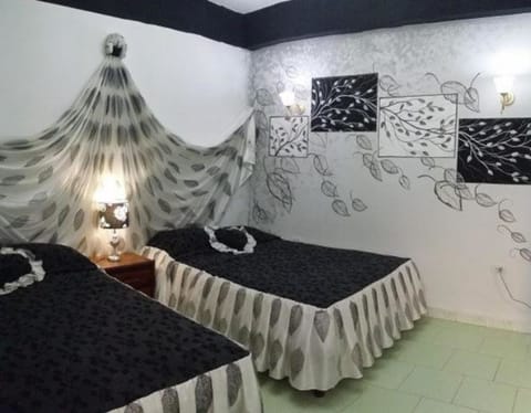 Standard Triple Room, Multiple Beds, Non Smoking | Bed sheets