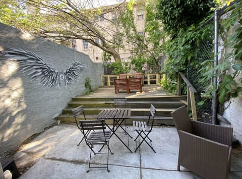 Drexel Duplex Private Yard and Deck garden | Terrace/patio