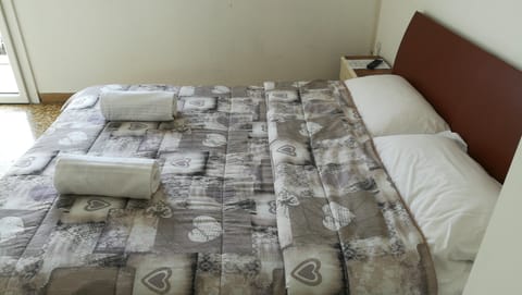 Standard Double Room, Shared Bathroom | Desk, rollaway beds, free WiFi, bed sheets