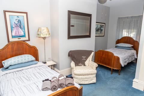 Twin Room (Room 2) | Premium bedding, pillowtop beds, desk, free WiFi