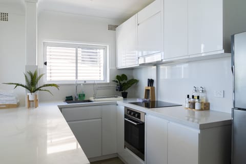 Exclusive Apartment, 2 Bedrooms, Non Smoking, Beach View | Private kitchen | Full-size fridge, microwave, oven, stovetop