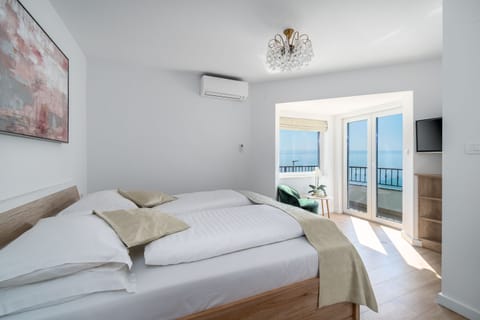 Superior Double Room, 1 King Bed, Sea View | Blackout drapes, soundproofing, free WiFi, bed sheets