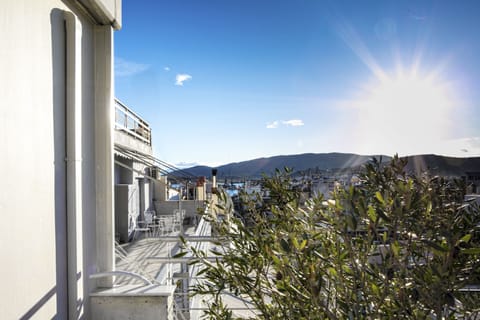 Luxury Apartment, Mountain View | Exterior detail