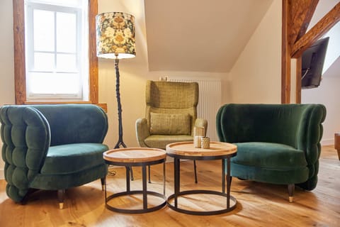 Exclusive Double Room, Private Bathroom (Mosel-Loft) | Lounge