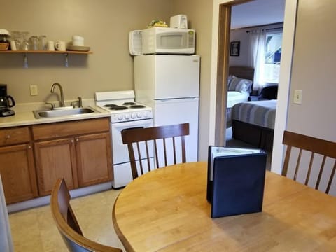 Room, 2 Queen Beds (Cabin #10) | Private kitchen | Fridge, microwave, oven, stovetop