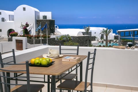 Grand Suite, Hot Tub, Sea View (Ammoudi) | Balcony