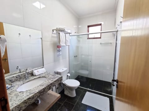 Separate tub and shower, jetted tub, free toiletries, hair dryer