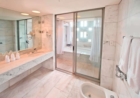 Presidential Suite, 1 King Bed | Bathroom | Combined shower/tub, designer toiletries, hair dryer, towels