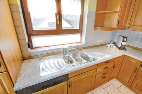 Panoramic Apartment, 3 Bedrooms, Balcony, Garden View | Private kitchen | Fridge, oven, stovetop, dishwasher