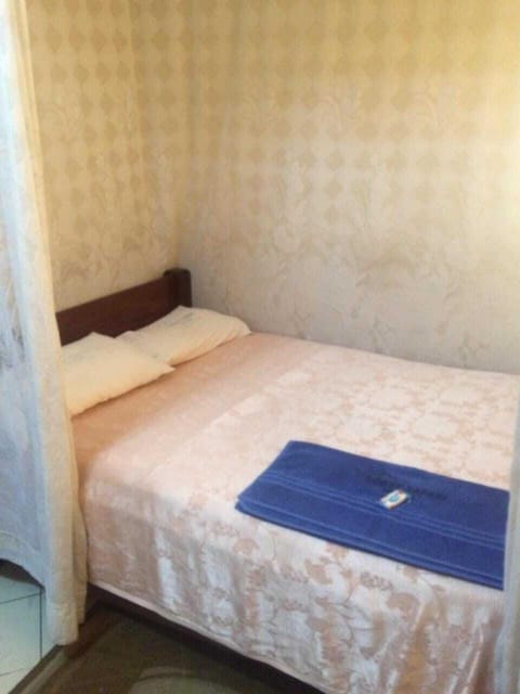 Standard Double Room | Desk, bed sheets