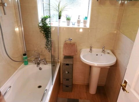 Double Room, Shared Bathroom | Bathroom | Towels