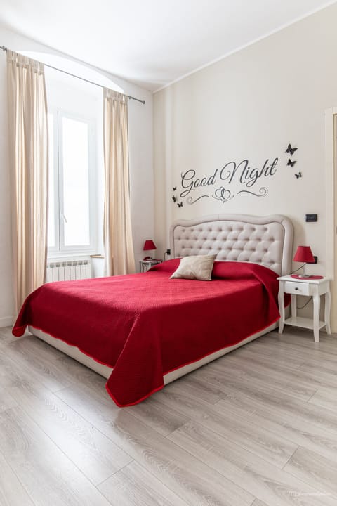 Deluxe Double Room | Desk, free WiFi, bed sheets