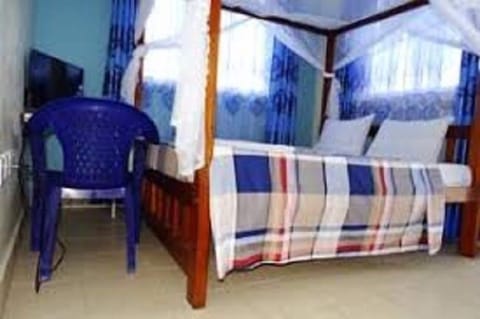 Standard Double Room (No Airconditioner) | Individually decorated, desk, free WiFi, bed sheets