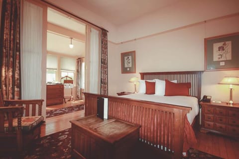 Room, 1 Queen Bed, Non Smoking (Heritage House 1) No Pets | Iron/ironing board, free WiFi, bed sheets