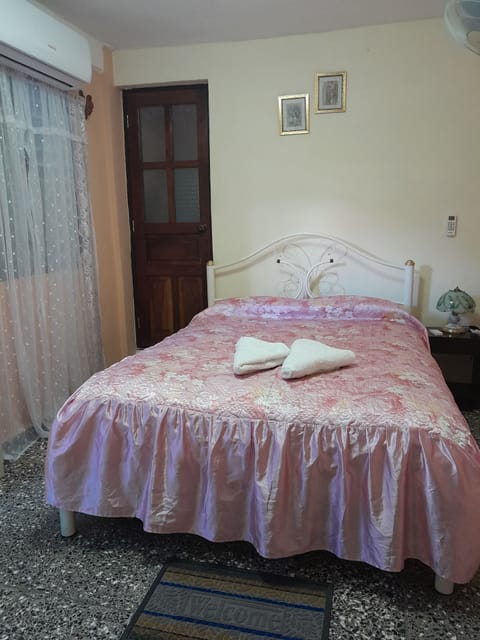 Economy Double Room, 1 Queen Bed | 3 bedrooms, pillowtop beds, minibar, free WiFi