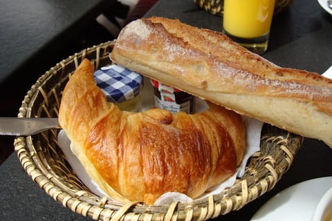 Daily continental breakfast (EUR 12 per person)